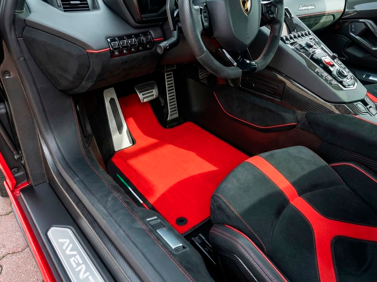 Leder-Fußmatten für Lamborghini Aventador SVJ Limited Edition - AutoWin.EU