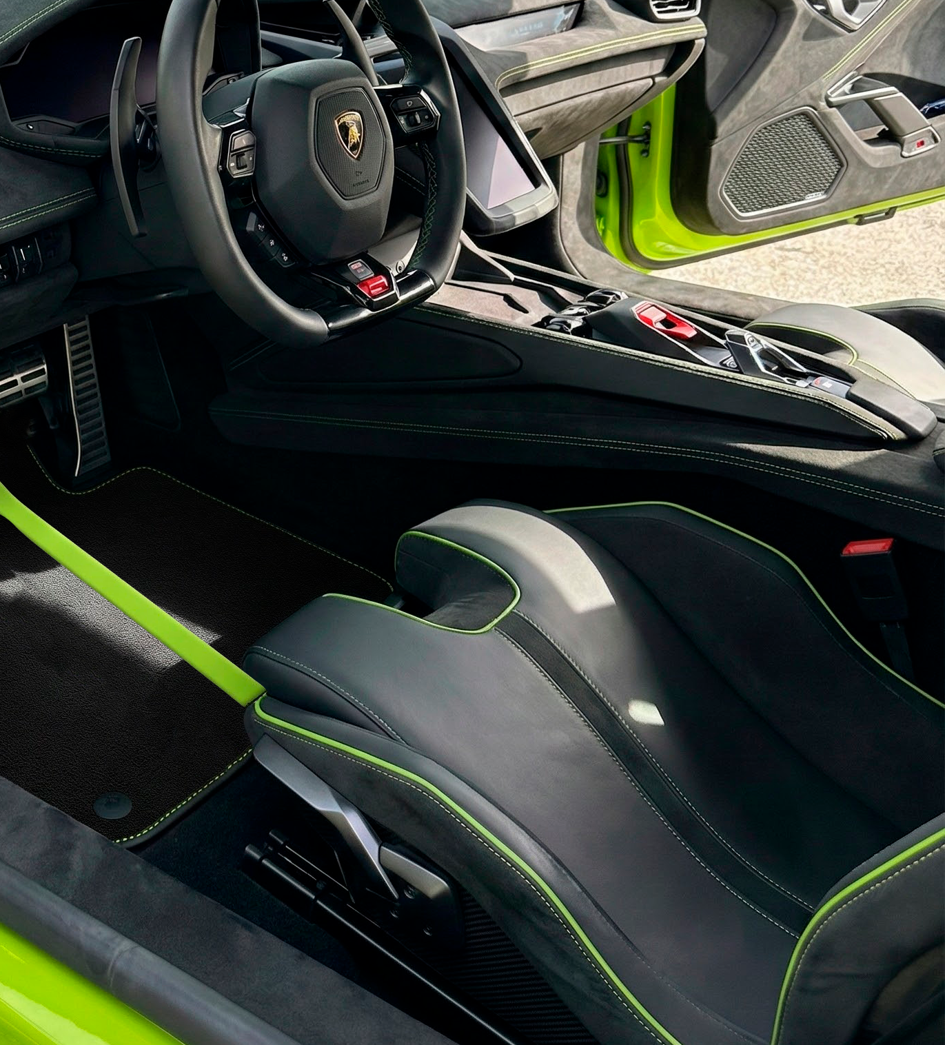 Personalisierbare Leder-Fußmatten mit Divario-Muster für Lamborghini Temerario (2025-2026) - AutoWin