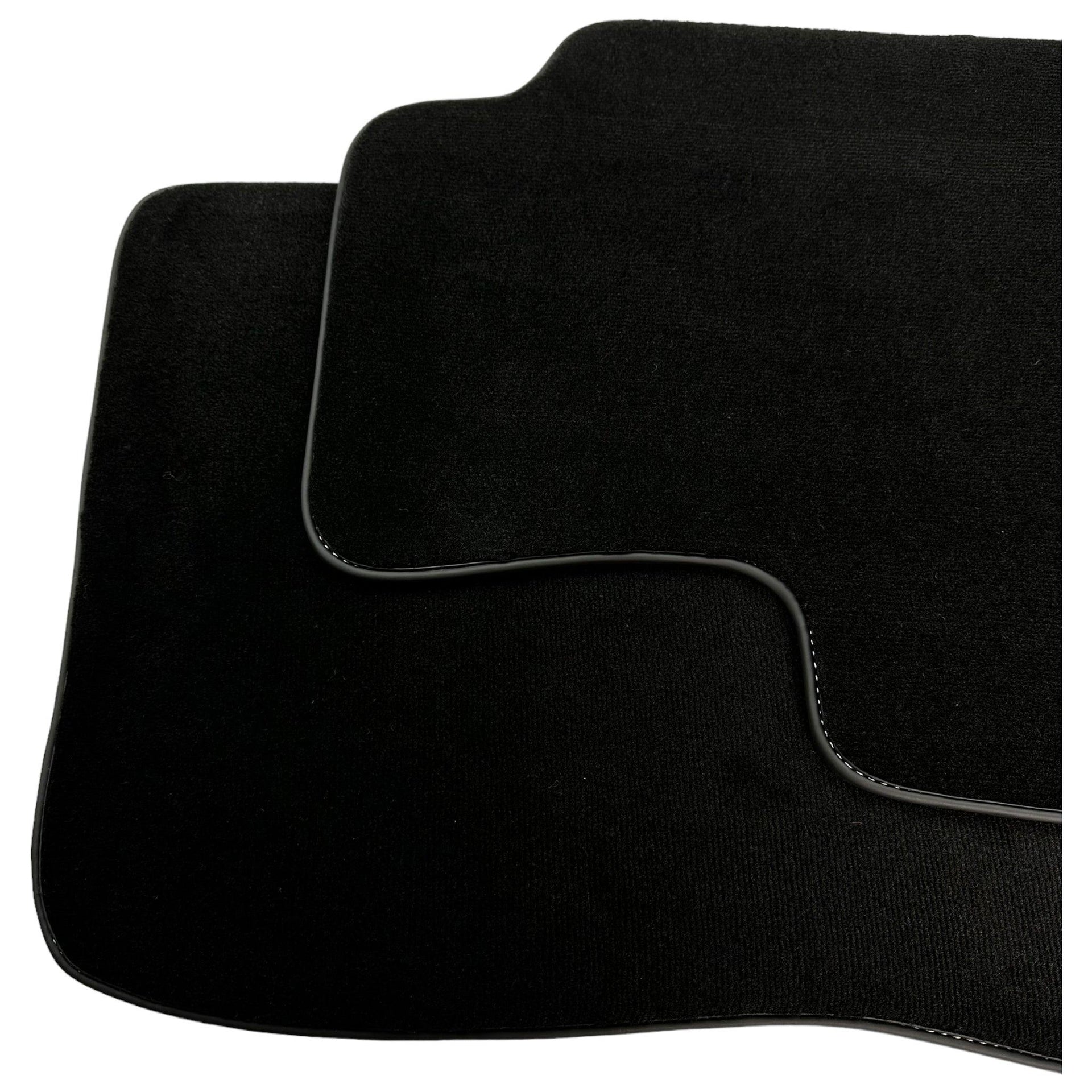 Black Floor Mats For Mitsubishi Pajero V80 (2006-2011) - AutoWin