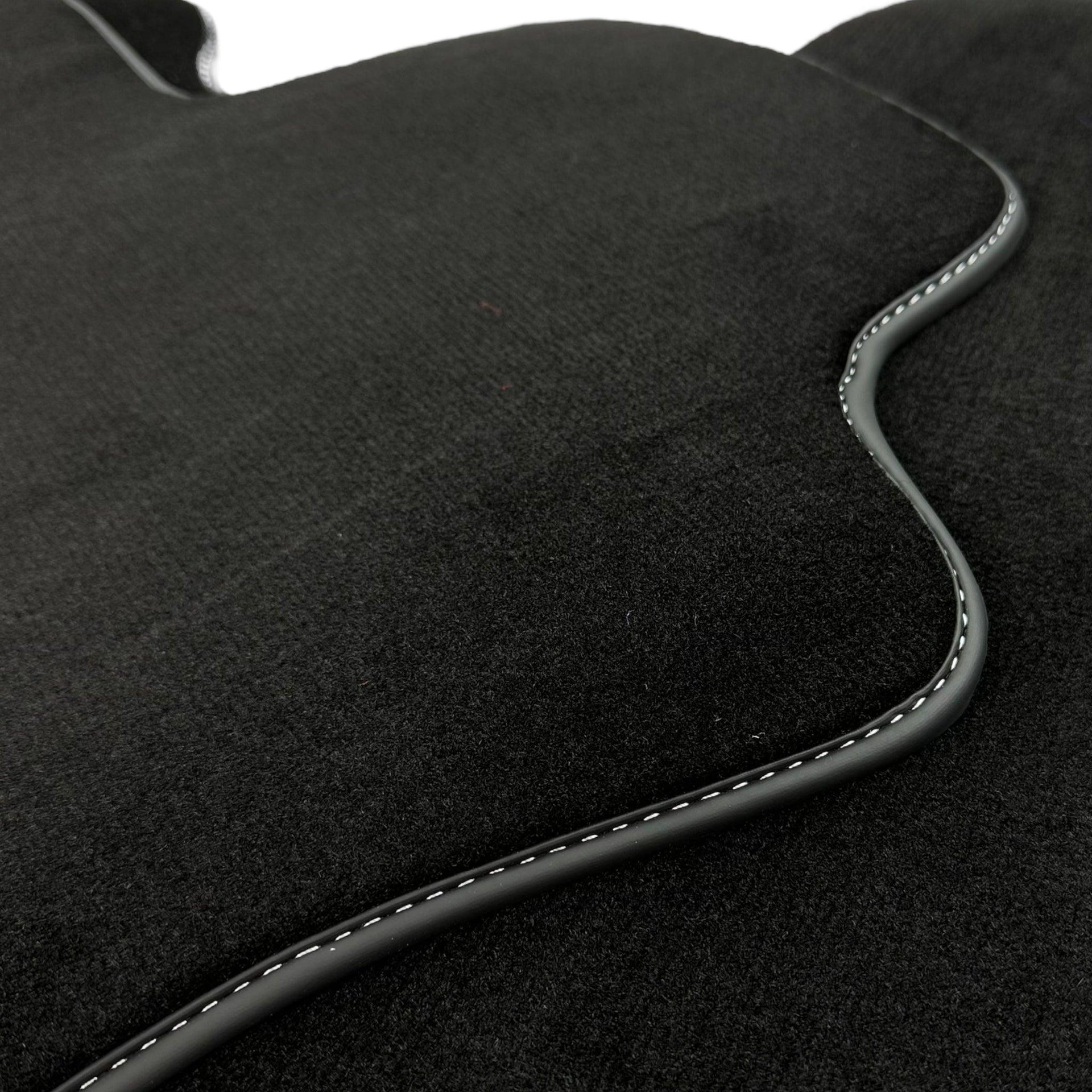 Black Floor Mats For Toyota Corolla E15 (2007-2014) - AutoWin