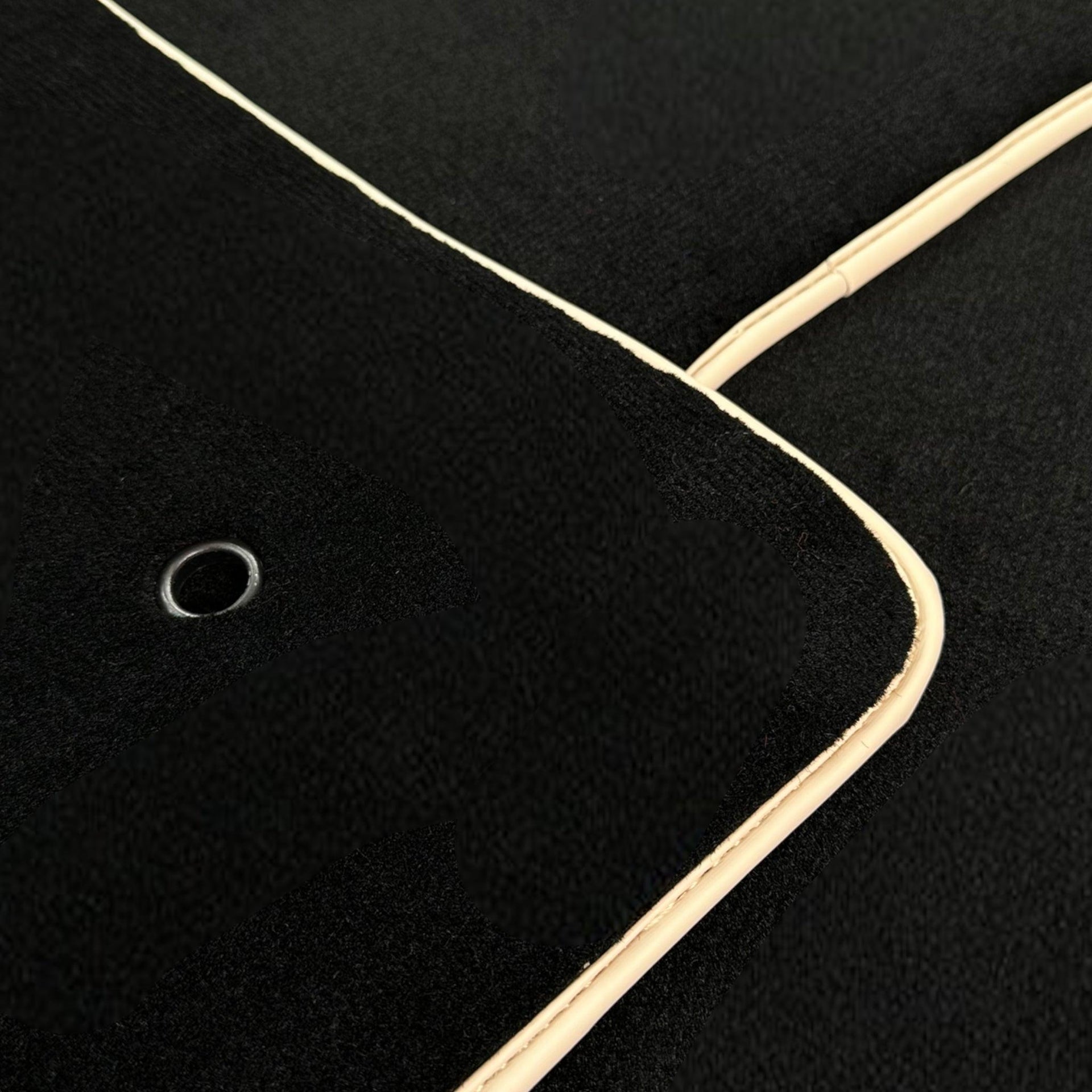 Black Floor Mats For Toyota Corolla Verso (2004-2009) ER56 Design - AutoWin