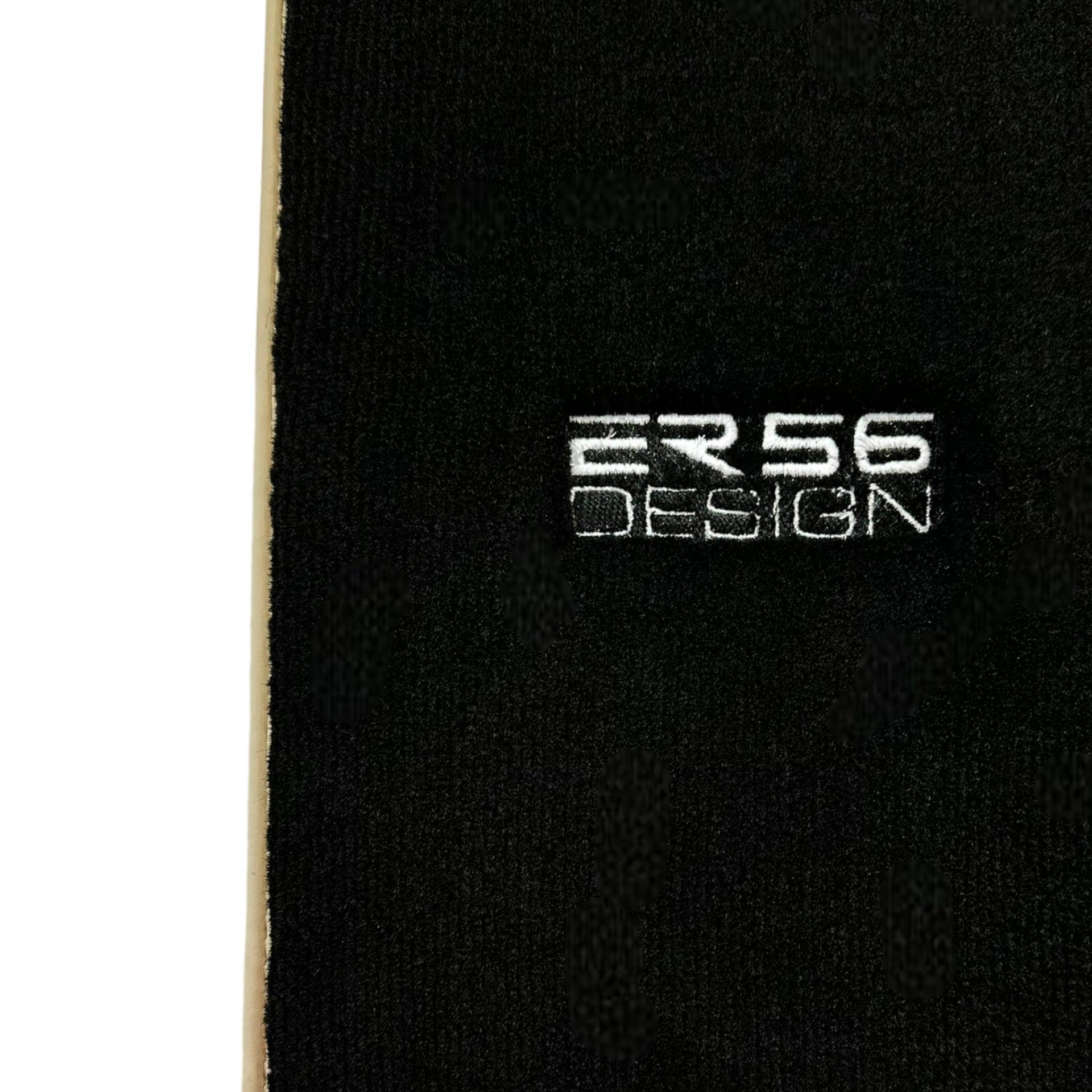 Black Floor Mats For Toyota Hilux (1998-2005) ER56 Design - AutoWin