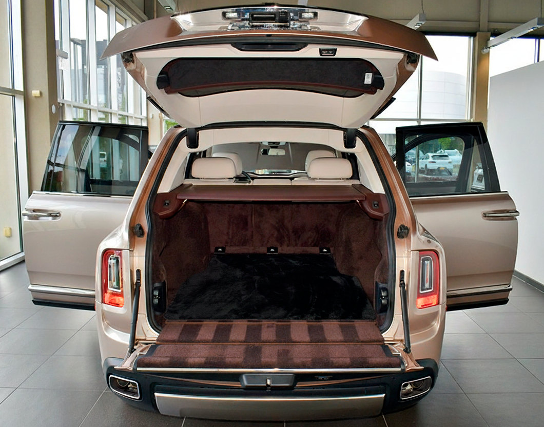 Customizable Black Sheepskin Trunk Floor Mat for Rolls-Royce Cullinan (2018-2025)