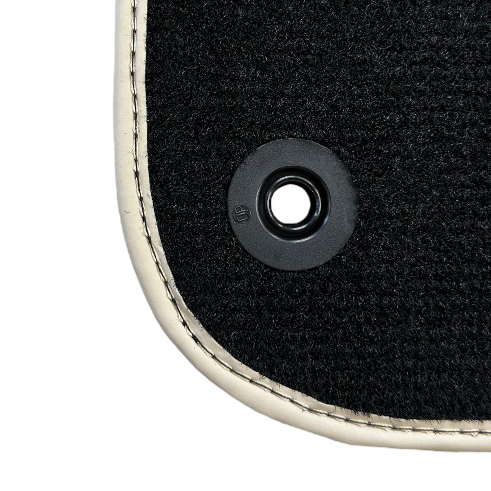 Black Floor Mats For Honda CR-V (2017-2022) - AutoWin