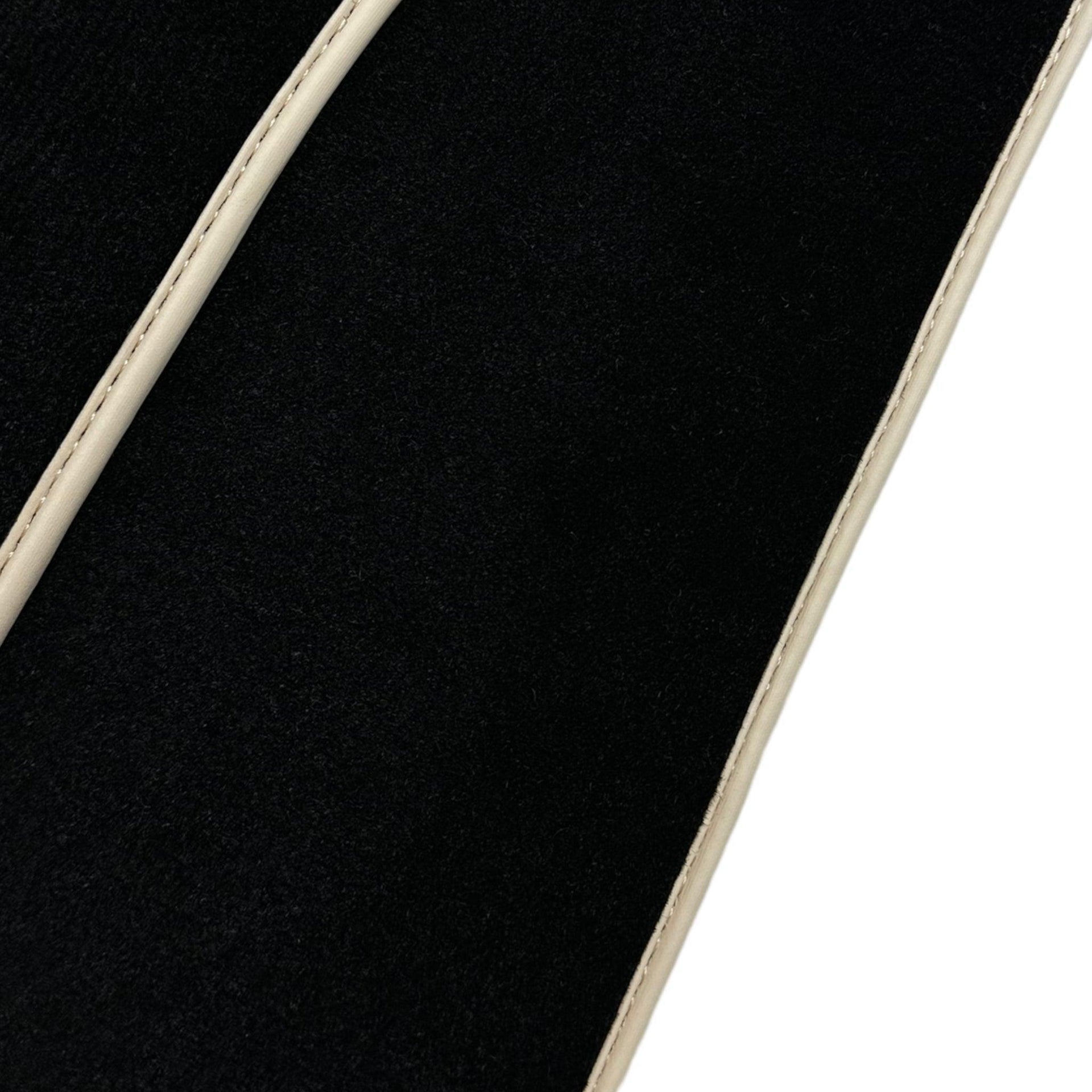 Black Floor Mats For Toyota Hilux (2005-2015) - AutoWin