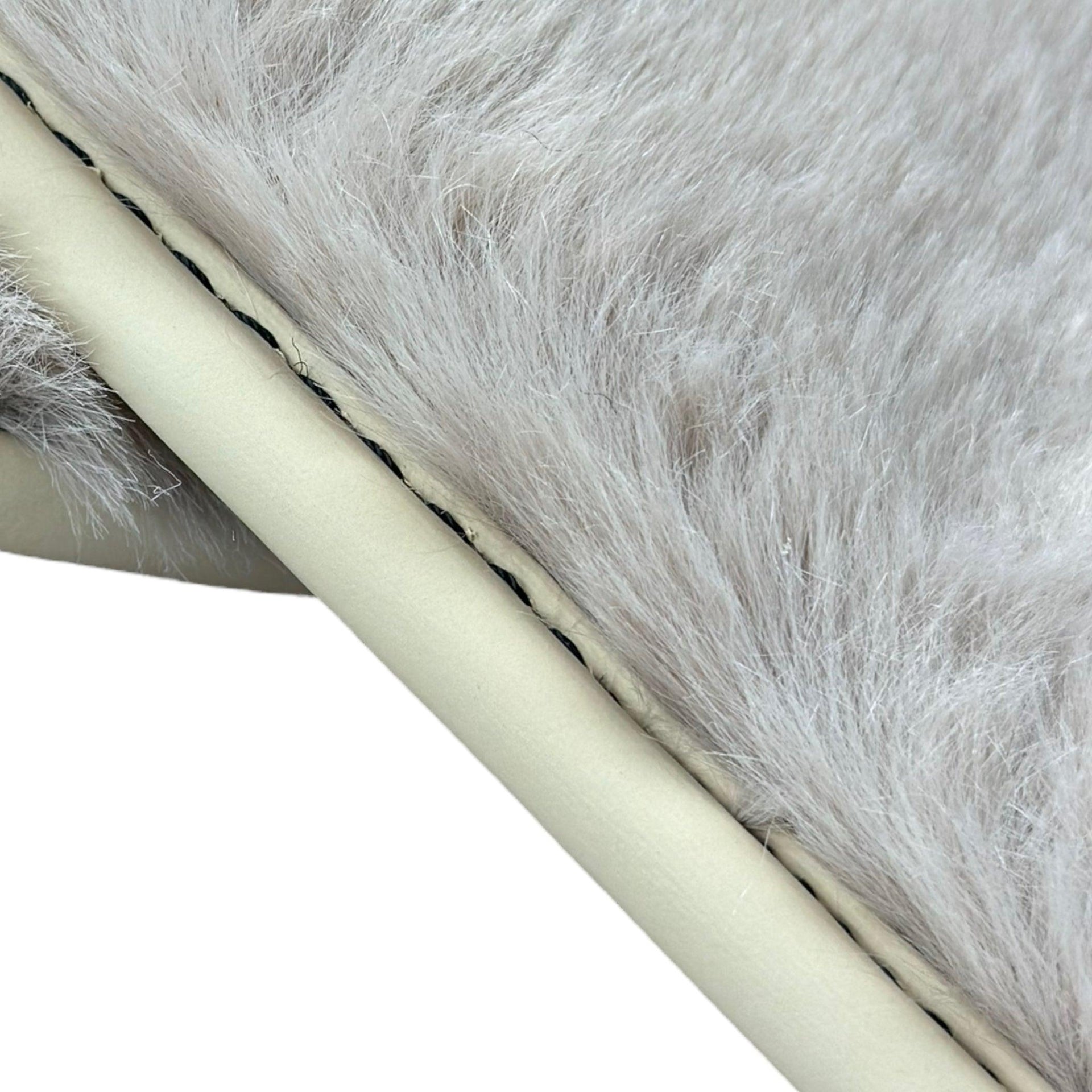 White Sheepskin Floor Mats for Bentley Continental GT (2018-2023) ER56 Design - AutoWin