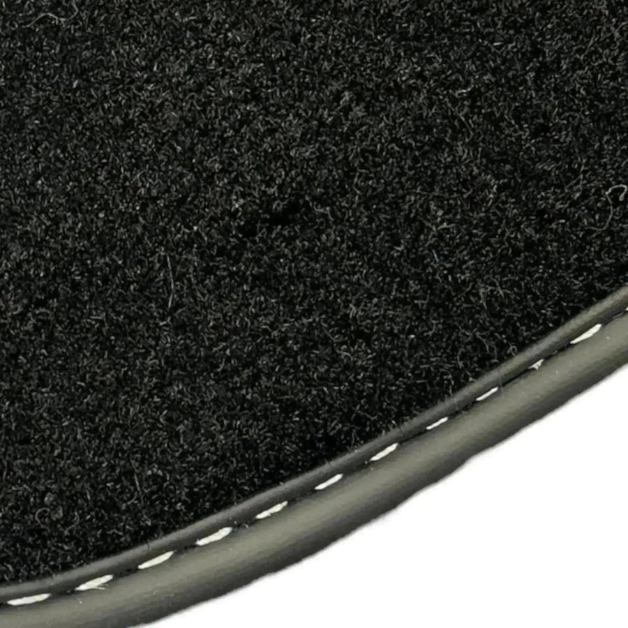 Black Floor Mats for Toyota Yaris 1 3 Doors (1999-2006) - AutoWin