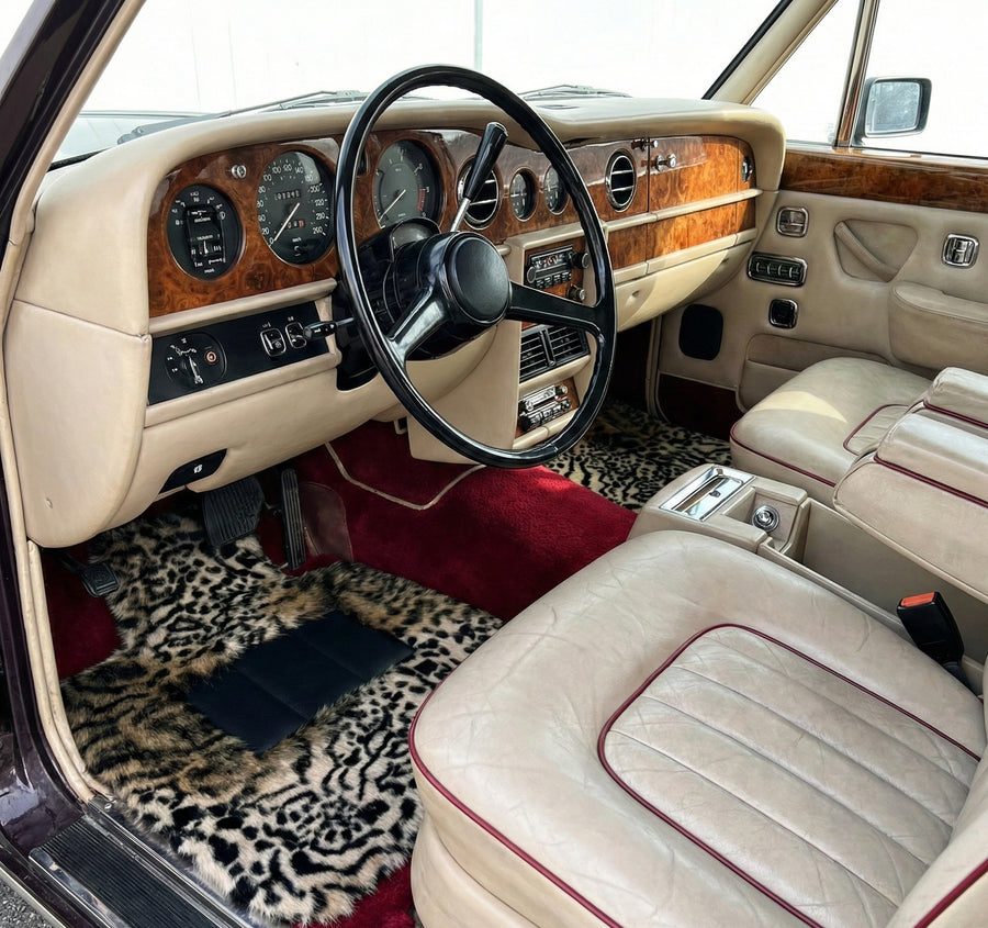 Schwarze Schaffell-Fußmatten für Rolls-Royce Cullinan (2018–2023) No Steps Edition