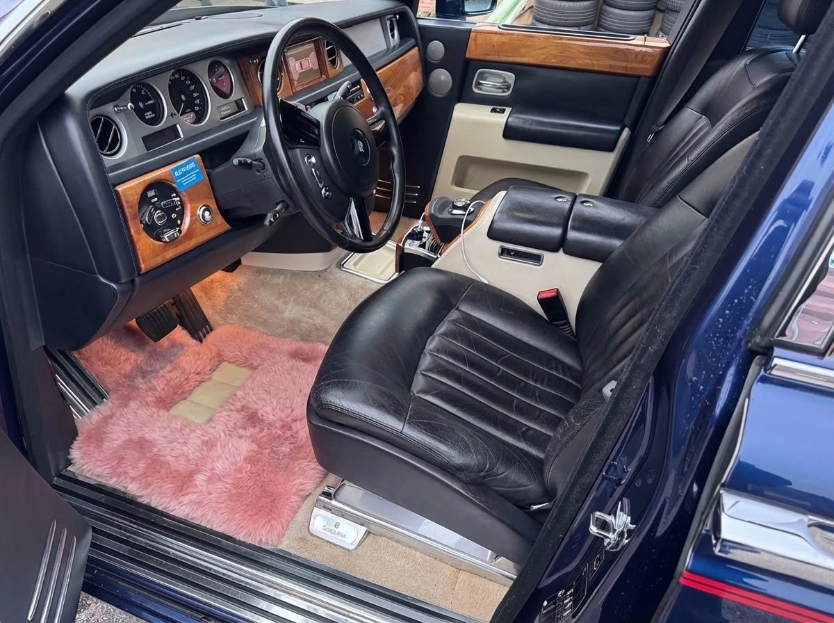 Tapis de voiture en peau de mouton rose pour Rolls Royce Phantom 2003–2016 Design ER56