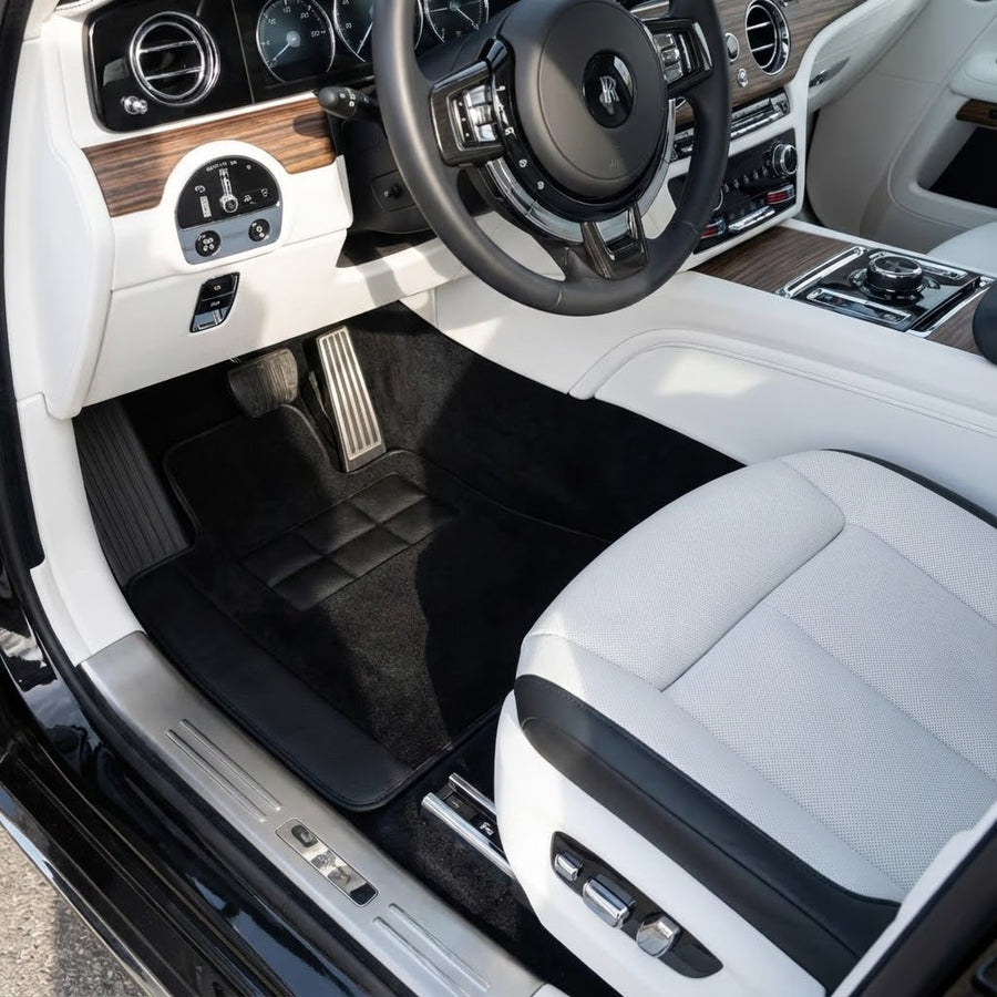 Maßgeschneiderte Fußmatten für Rolls Royce Spectre (2023-2024) mit schwarzem Leder