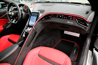 Schwarze Fußmatten für Ferrari Portofino (2018–2023) mit Leder und rotem Rand