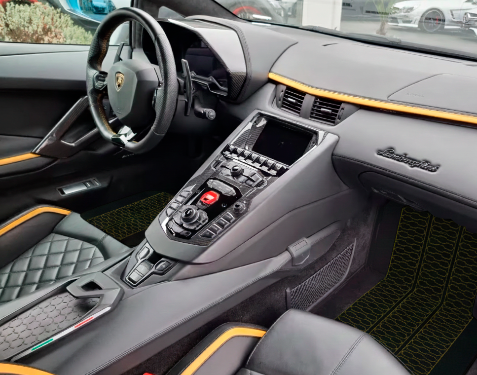Tapis de voiture en cuir personnalisables avec motif hexagonal pour Lamborghini Huracan EVO (2019-2024) - AutoWin