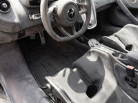 Fußmatten für McLaren 720S Alcantara, schwarze, maßgeschneiderte Teppiche mit orangefarbenen Nähten