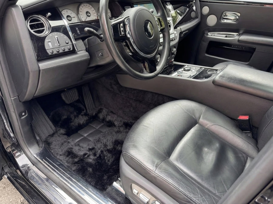 Fußmatten aus echtem Schaffell Rolls Royce Ghost Serie II (2021-2024) Er56 Design Marke