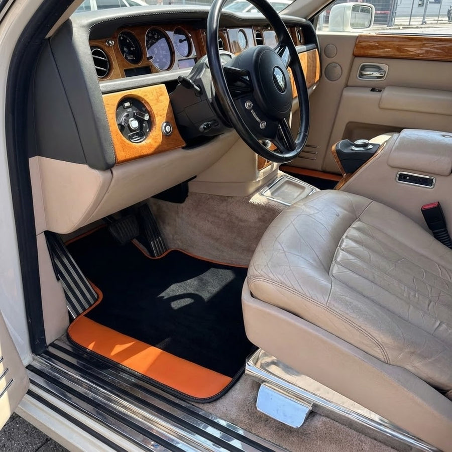 Maßgeschneiderte Fußmatten für Rolls Royce Phantom Drophead Coupé mit orangefarbenem Leder