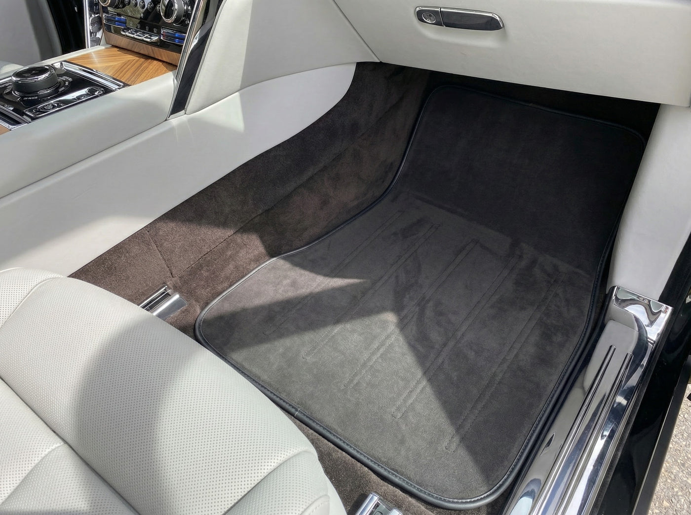 Alcantara Floor Mats For Rolls Royce Black Badge Cullinan