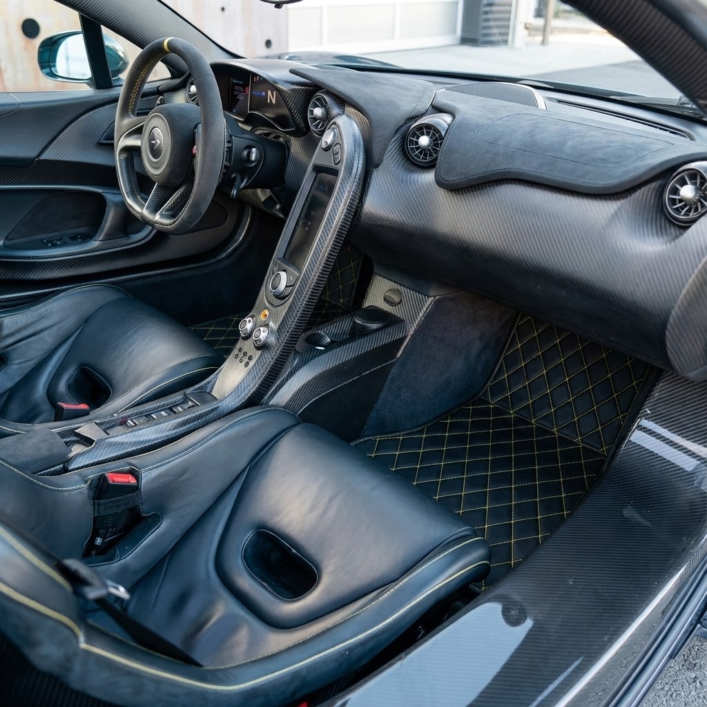 Anpassbare Fußmatten aus Teppich mit Leder für McLaren P1 (2013-2015) - AutoWin