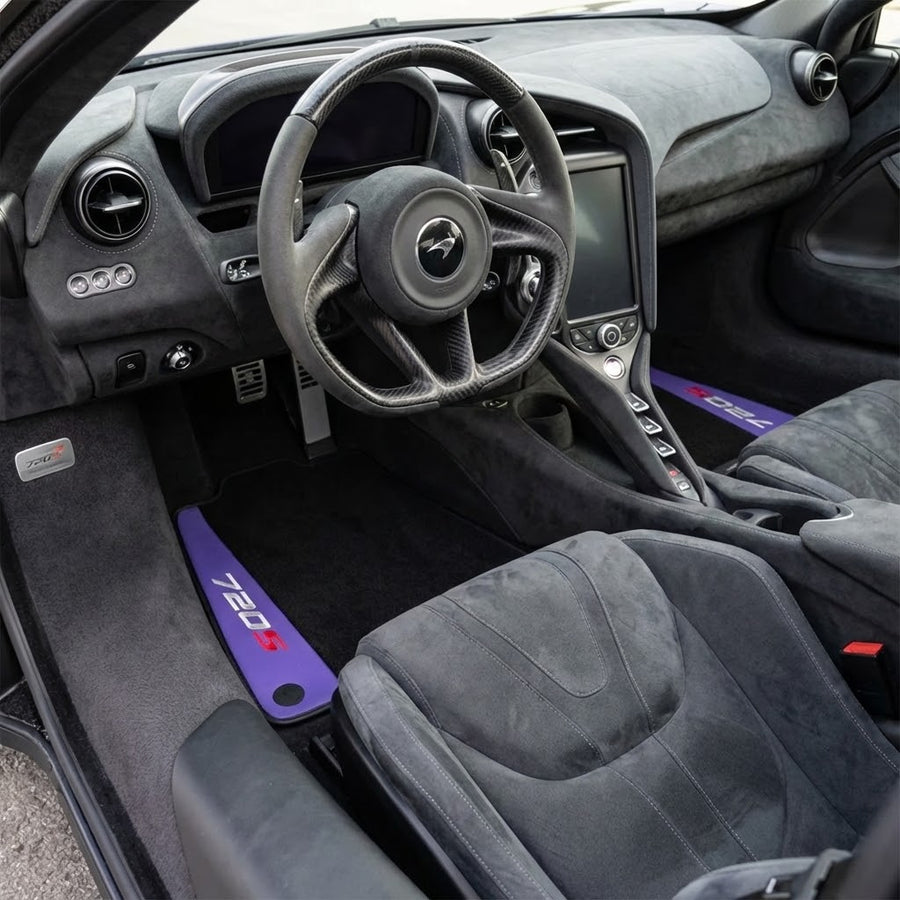 Tapis de voiture en cuir violet pour McLaren 720S | Bord