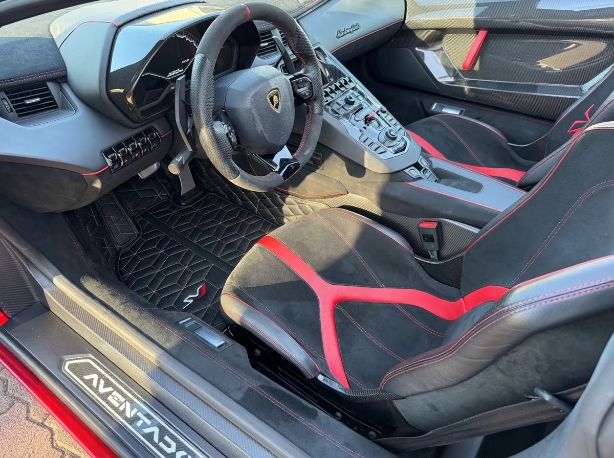 Tapis de voiture en cuir pour Lamborghini Aventador SVJ Édition Limitée