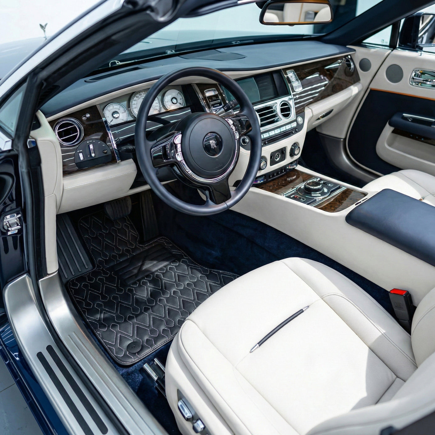 Tapis de voiture en cuir noir sur mesure pour Rolls-Royce Dawn (2016-2023)