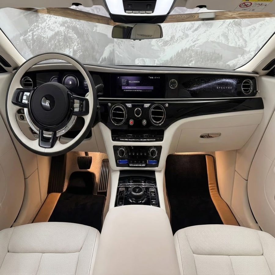Schwarze Fußmatten für Rolls Royce Spectre (2023-2024) mit goldenem Leder
