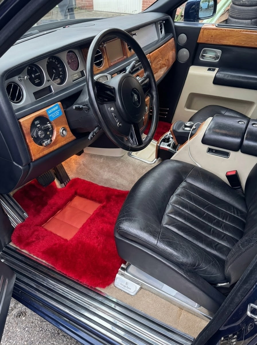 Rote Schaffell-Fußmatten für Rolls Royce Phantom 2003–2016 Er56 Designmarke