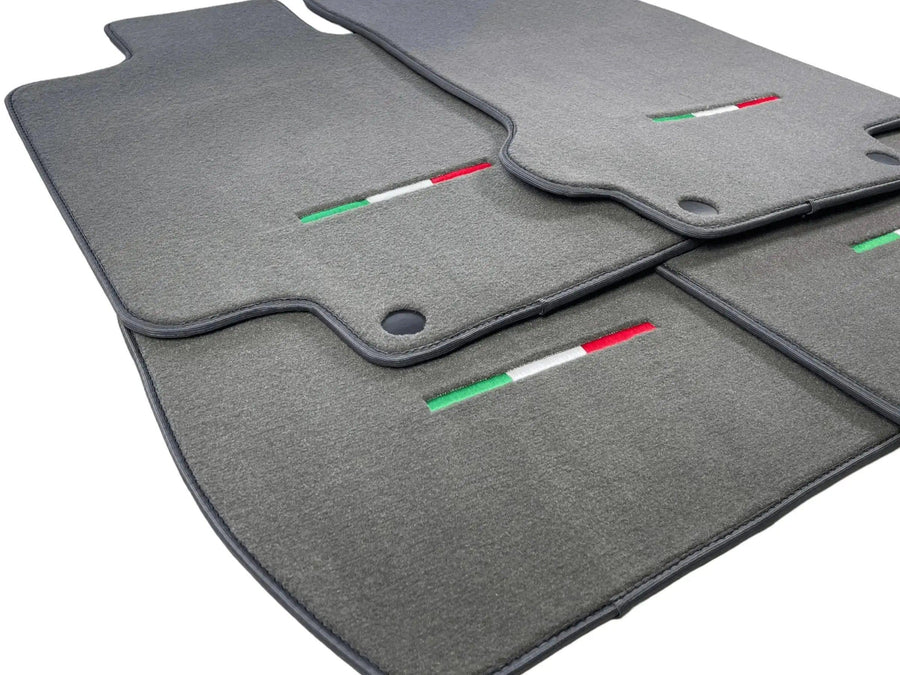 Gray Floor Mats For Maserati GranTurismo Sportline (2009-2019) IT Edition - AutoWin