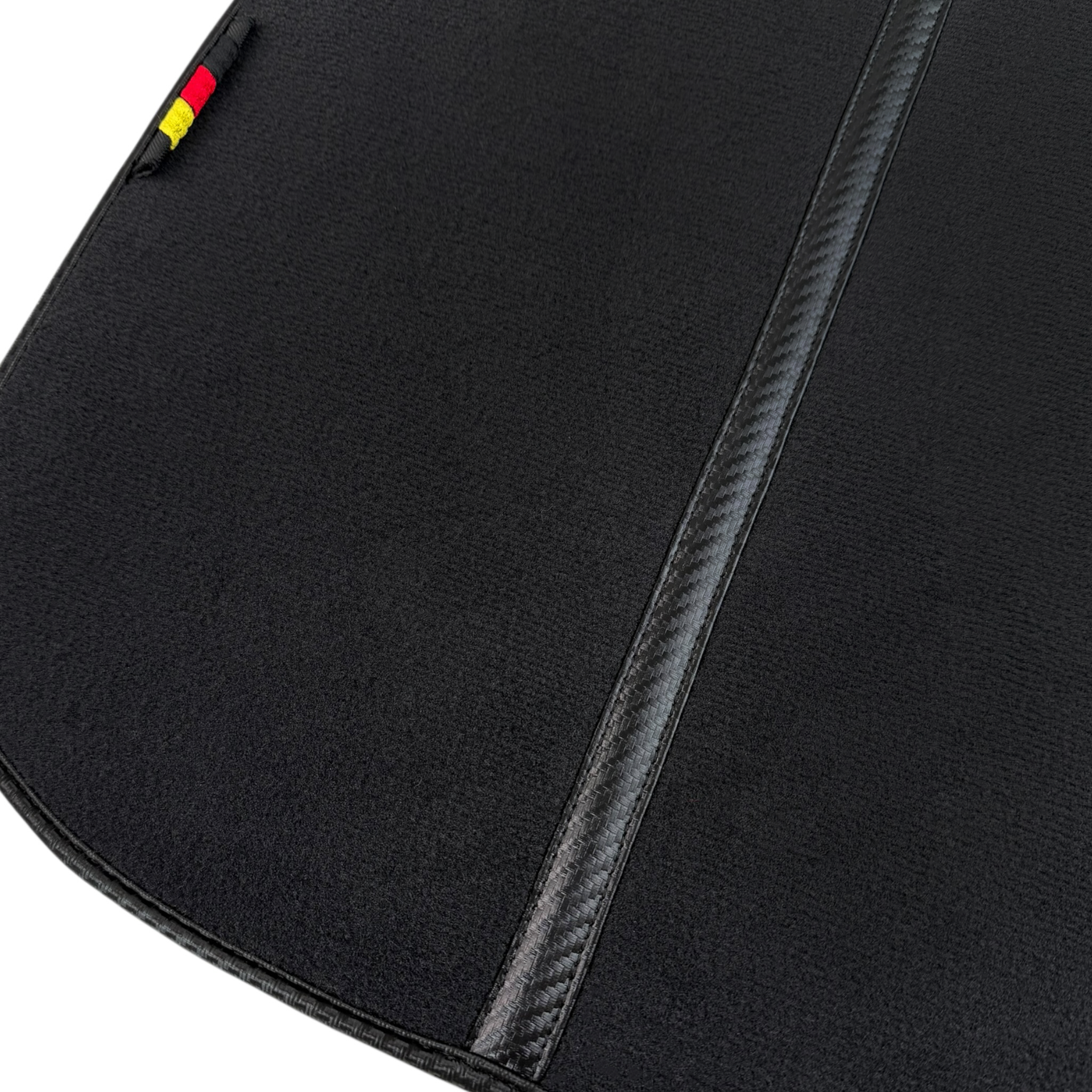 Braune Leder-Fußmatten im individuellen Design für die 4-türige Limousine BMW G20 (2019–2024) mit Hexagon-Muster - AutoWin