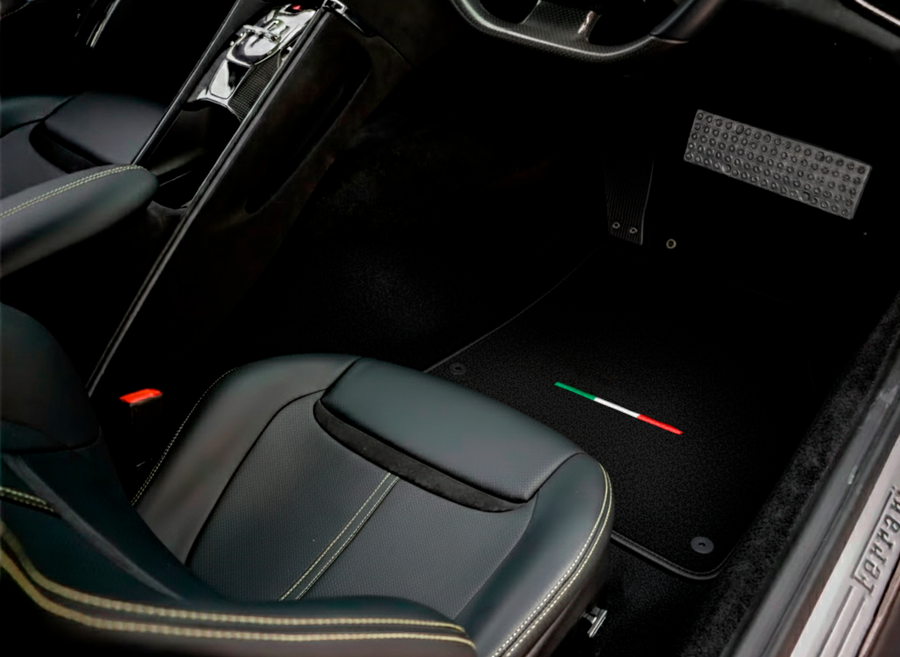 Tapis de voiture noirs pour Ferrari GTC4 Lusso (2016-2023)