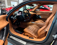 Tapis de voiture noir pour Ferrari SF90 Stradale (2019-2024) avec cuir et bord rouge