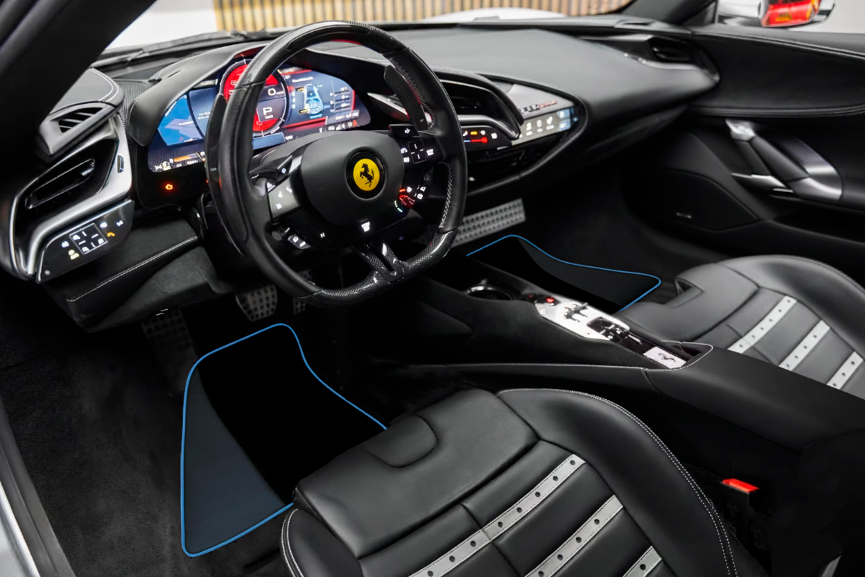 Pour SF90 Stradale (2019-2024)