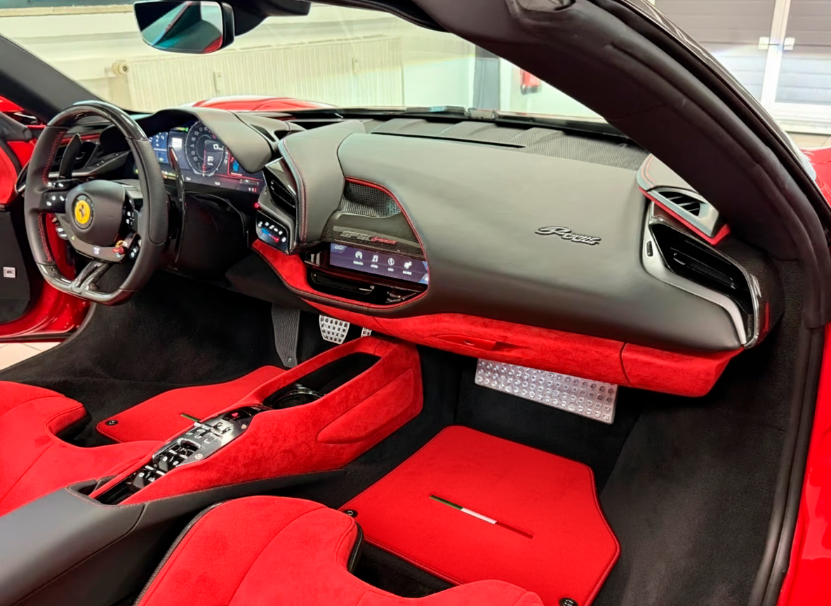 Tapis de voiture rouges pour Ferrari Portofino (2018-2023) Édition Italienne