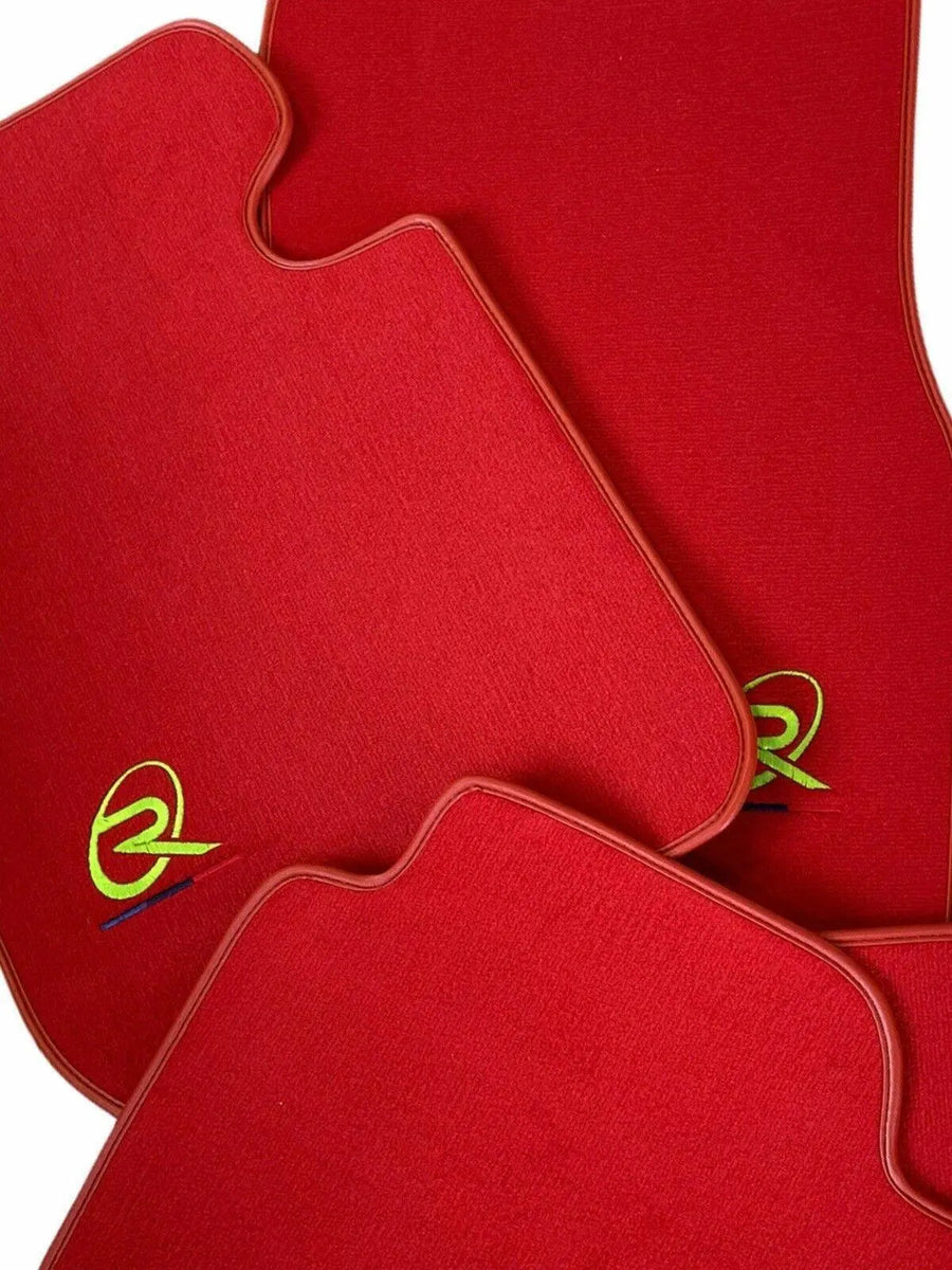 Red Floor Mats For BMW U06 (2022-2026) ROVBUT Brand Tailored Set Perfect Fit Green SNIP Collection - AutoWin
