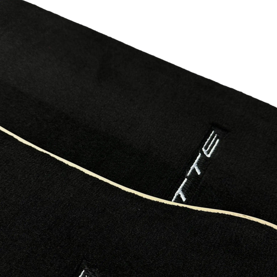 Black Floor Mats For Chevrolet Corvette C6 (2005-2013) with Beige Trim - AutoWin