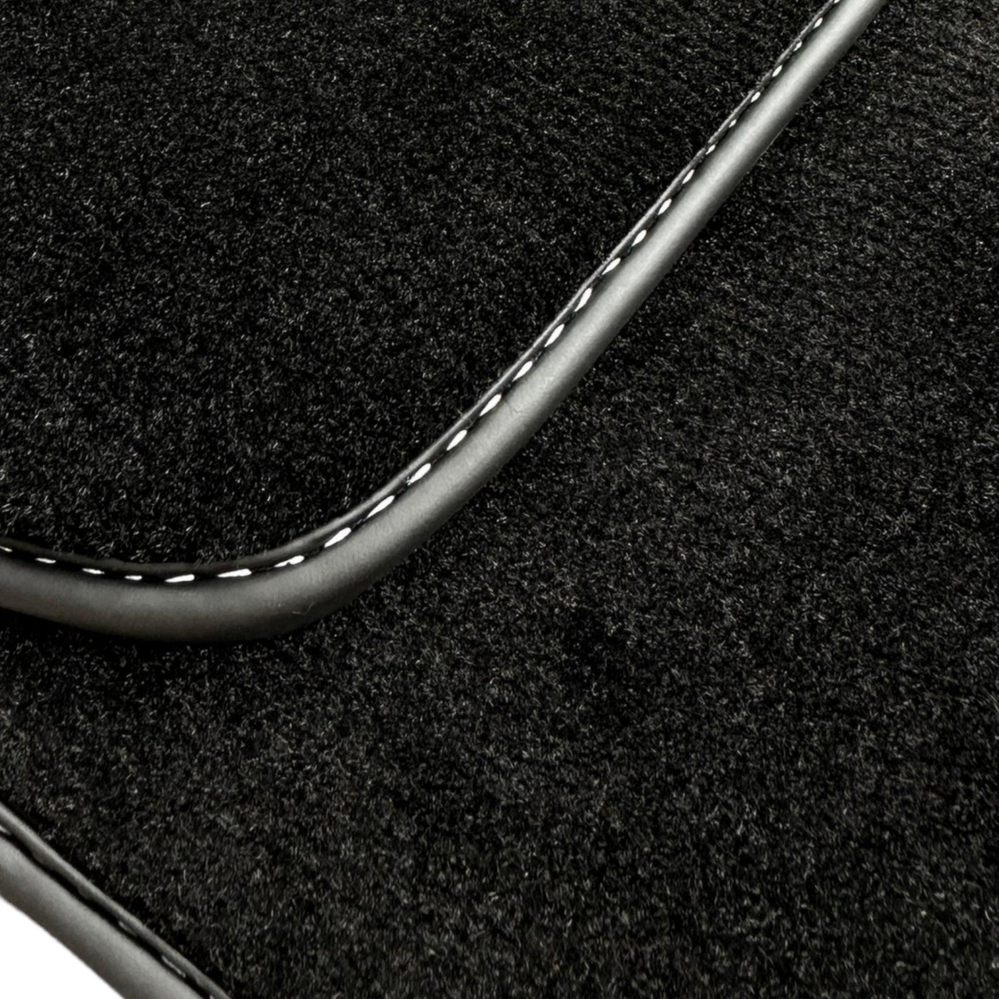 Black Floor Mats For Honda CR-V (2002-2006) - AutoWin