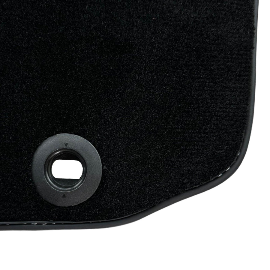 Black Floor Mats For Honda CR-V (2002-2006) - AutoWin