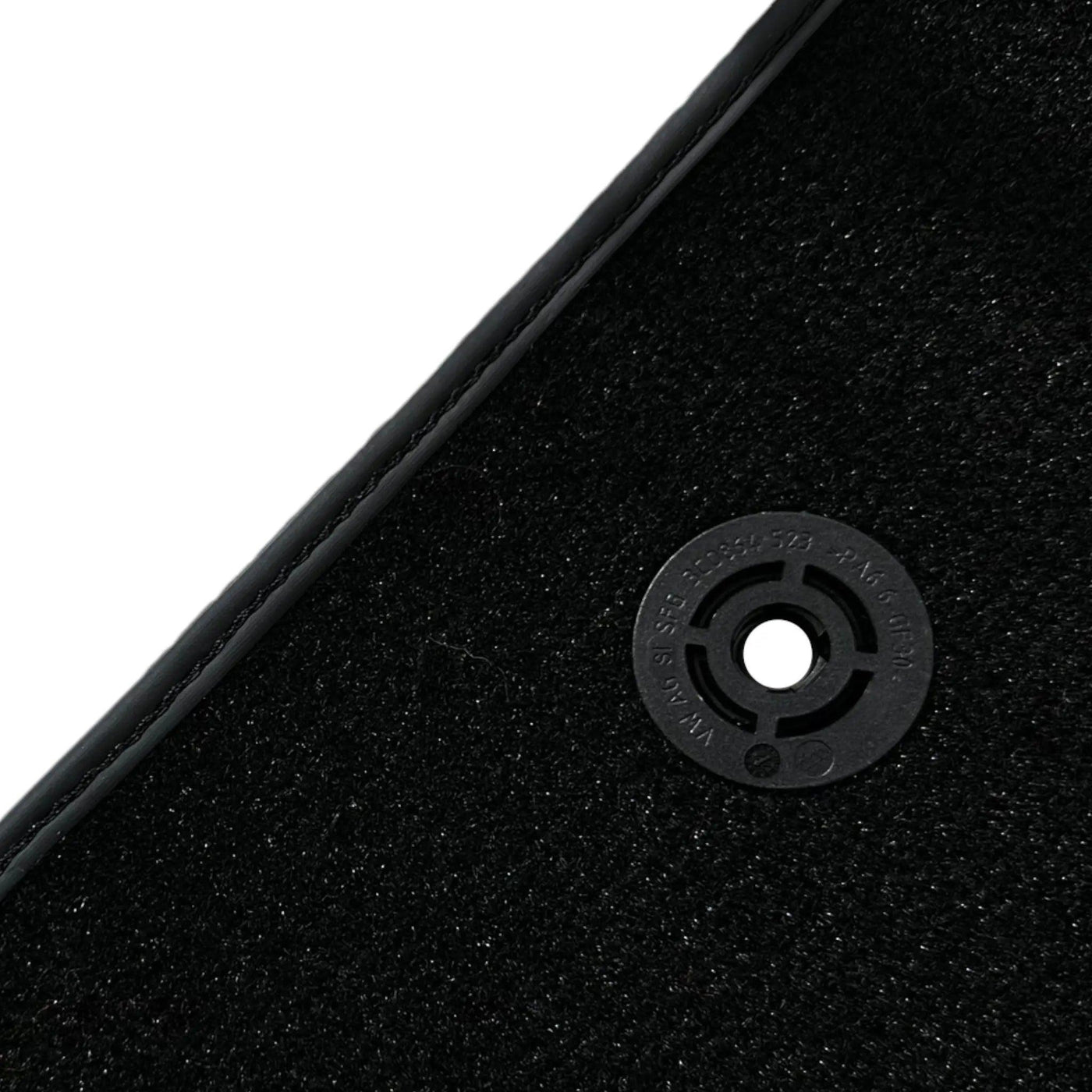 Black Floor Mats for Infiniti FX (2002-2008) - AutoWin