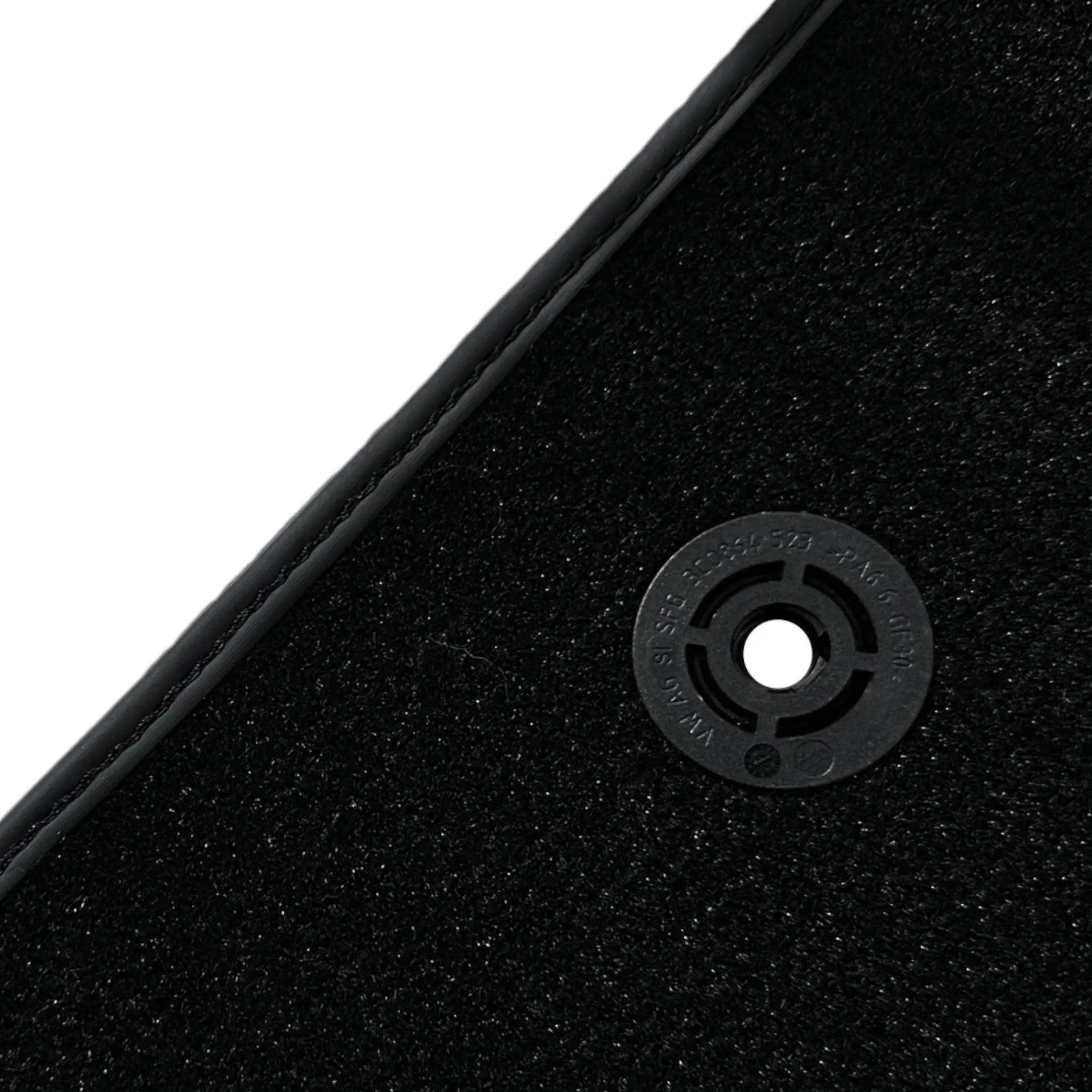 Black Floor Mats for Infiniti Q70 (2013-2020) - AutoWin