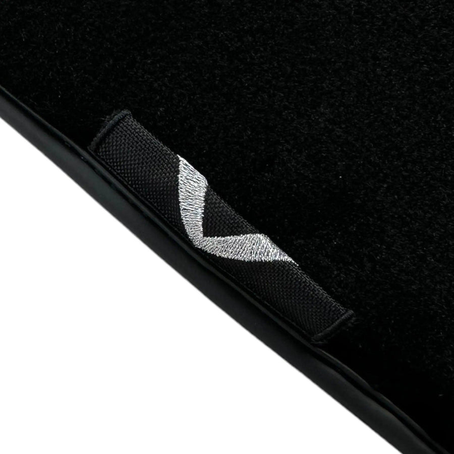 Black Floor Mats for Infiniti Q70 (2013-2020) - AutoWin