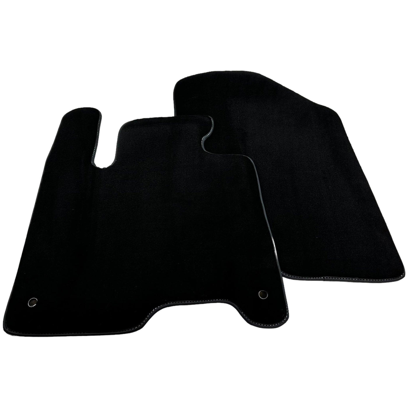 Black Floor Mats for Kia Sorento (2002-2006) - AutoWin
