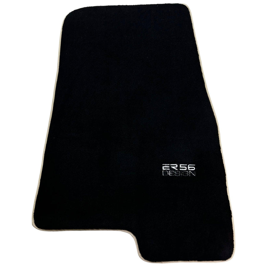 Black Floor Mats For Mitsubishi Pajero III (2000-2004) ER56 Design - AutoWin