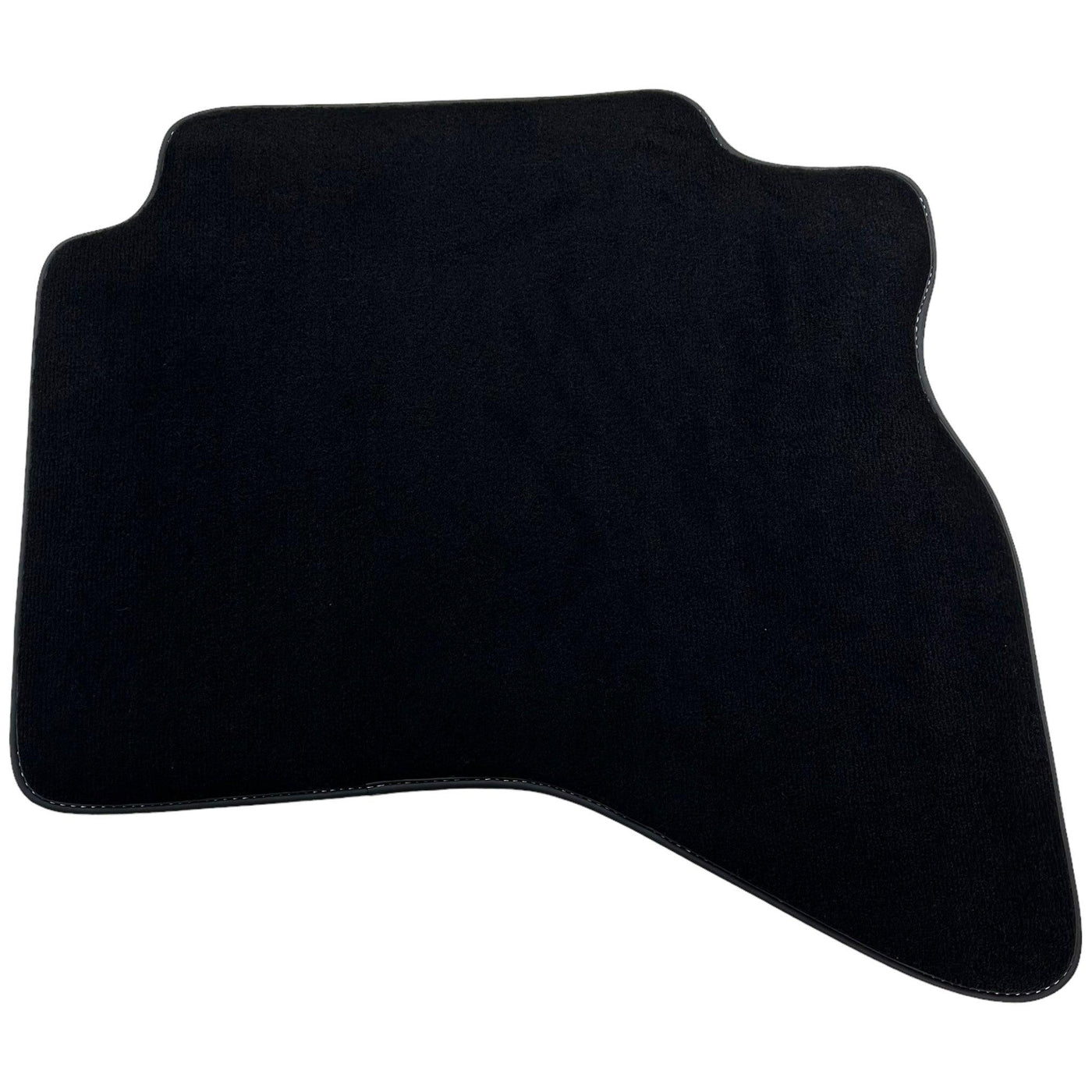 Black Floor Mats For Mitsubishi Pajero Sport (1996-2006) - AutoWin