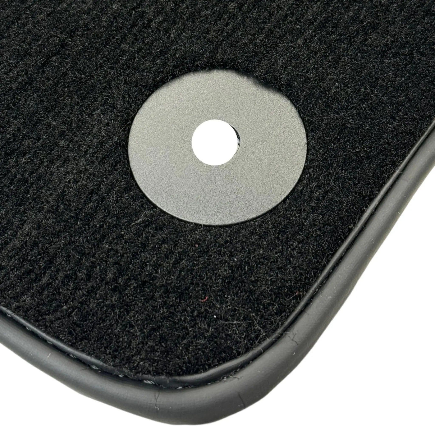 Black Floor Mats for Porsche Macan GTS (2014-2023) - AutoWin