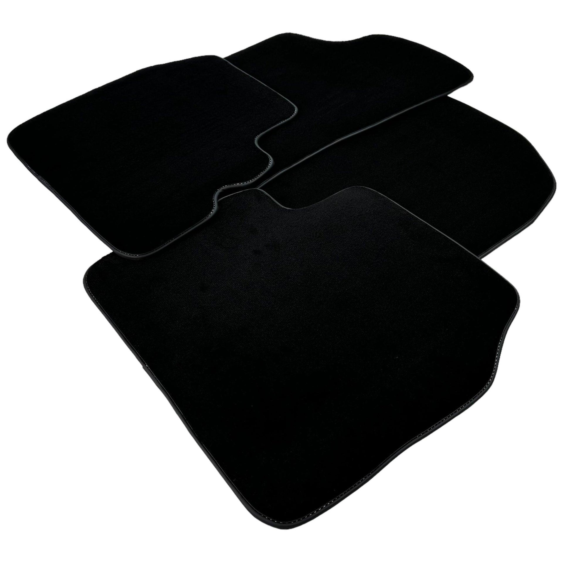 Black Floor Mats For Toyota Hilux (1998-2005) - AutoWin