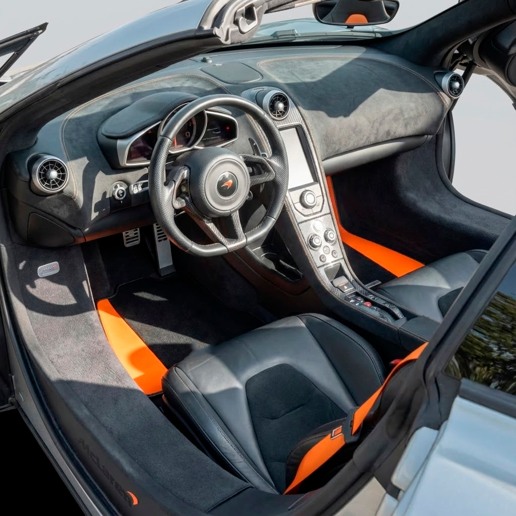 Tapis de voiture noirs pour McLaren 650S (2015-2018) avec cuir orange