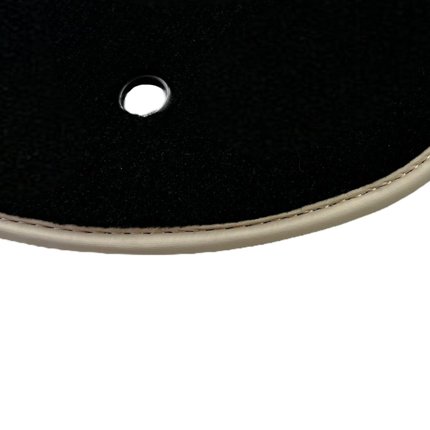 Black Floor Mats For Mitsubishi Pajero Sport (2009-2015) - AutoWin