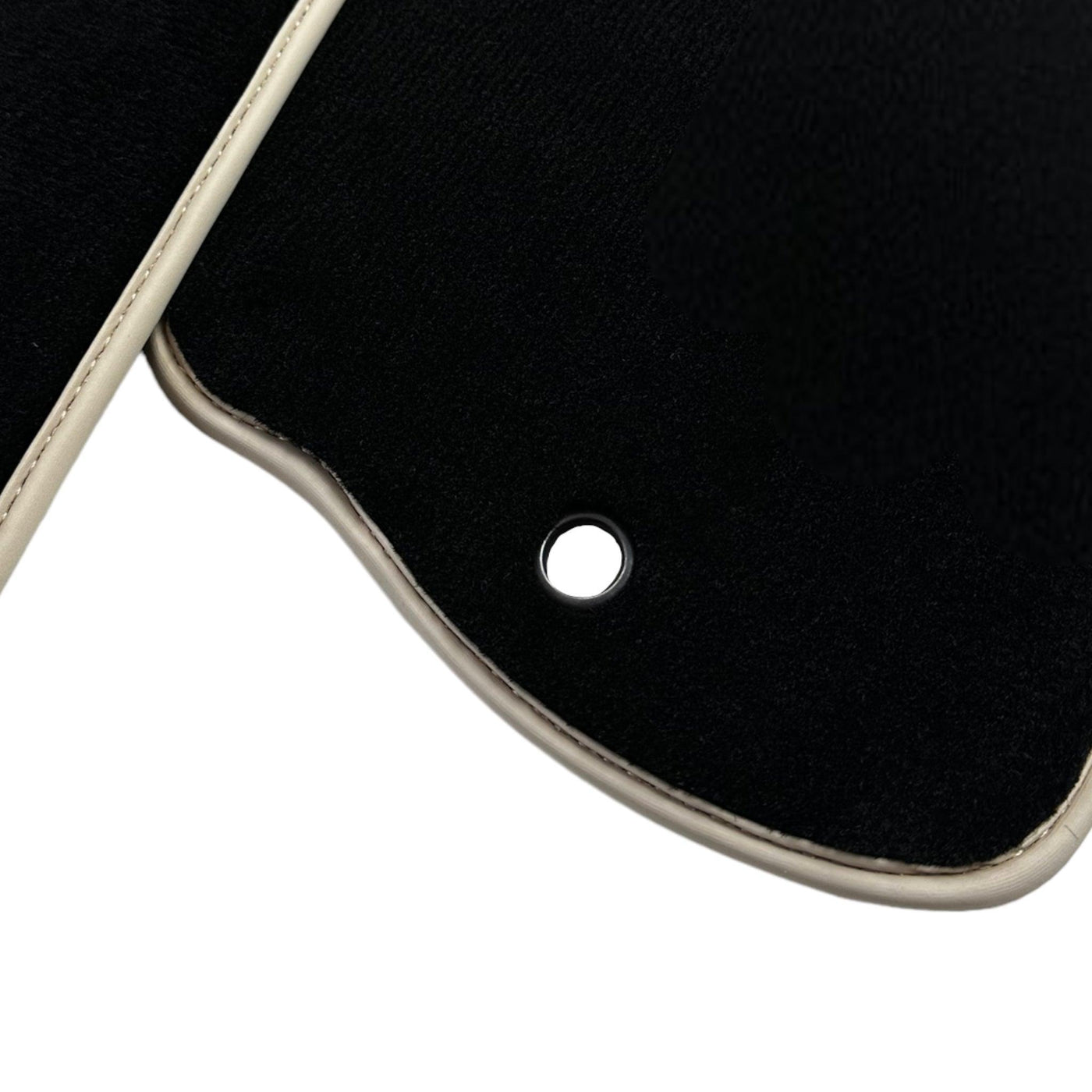 Black Floor Mats For Kia Sportage (2004-2010) - AutoWin