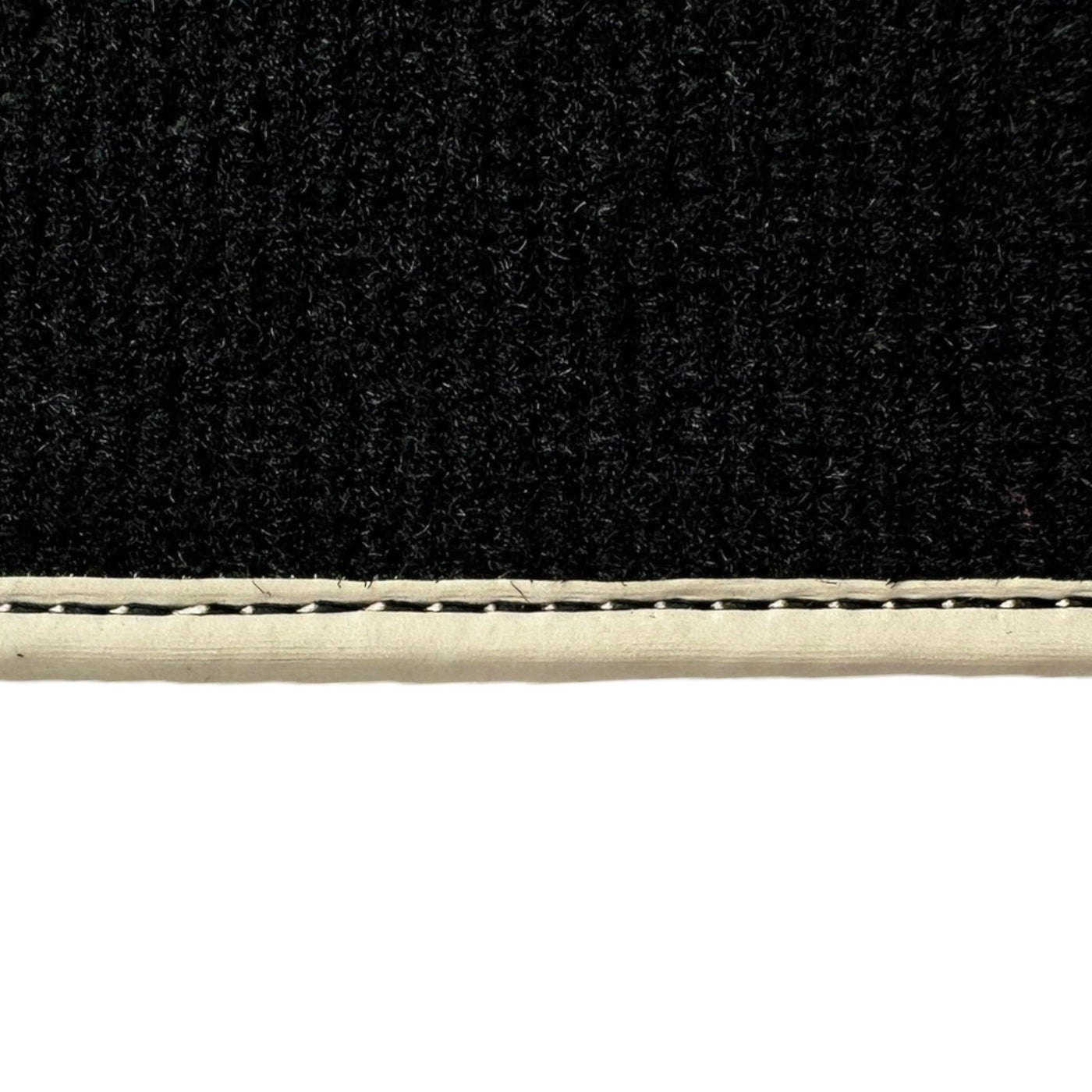 Black Floor Mats For Mitsubishi Pajero Sport (1996-2006) - AutoWin