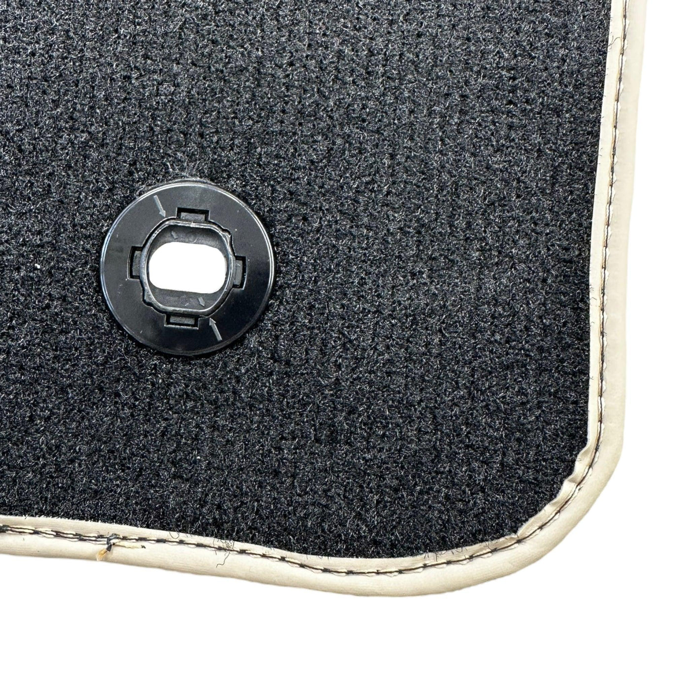 Black Floor Mats For Toyota Hilux (2005-2015) - AutoWin