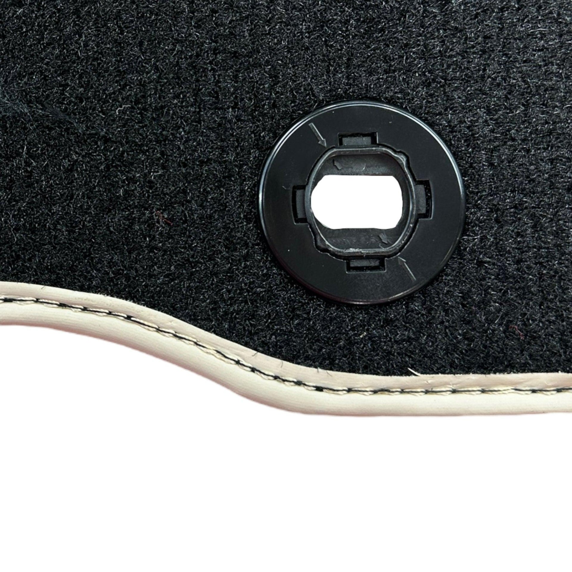 Black Floor Mats For Honda CR-V (2002-2006) - AutoWin